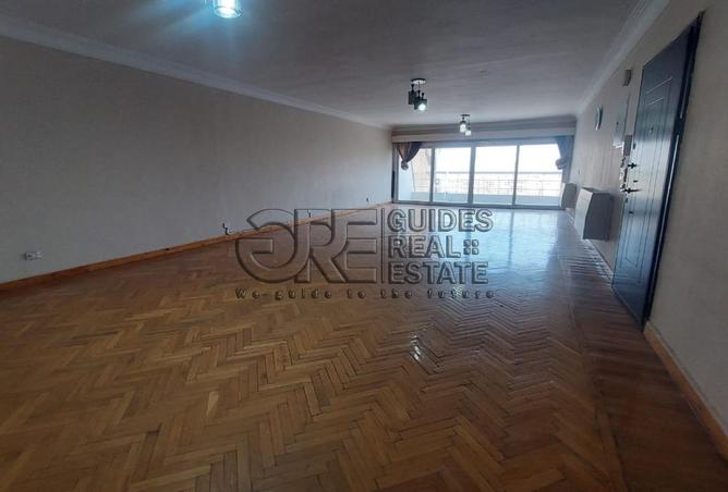 8081075 - Property Image 2