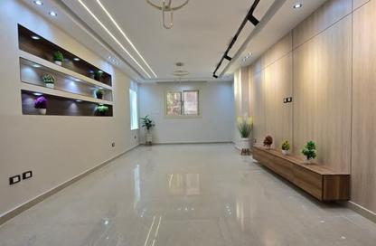 Apartment - 3 Bedrooms - 2 Bathrooms for sale in Gate 4 - Mena - Hadayek El Ahram - Giza
