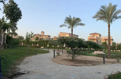 Villa - 5 Bedrooms - 6 Bathrooms for sale in Royal City - Sheikh Zayed Compounds - Sheikh Zayed City - Giza