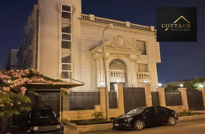Villa - 5 Bedrooms for sale in District 2 - The 5th Settlement - New Cairo City - Cairo