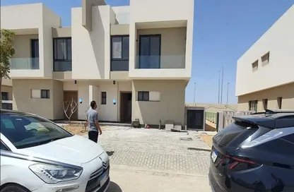 منزل مزدوج - 5 غرف نوم - 5 حمامات للبيع في كمبوند البروج - كمبوندات الشروق - مدينة الشروق - القاهرة