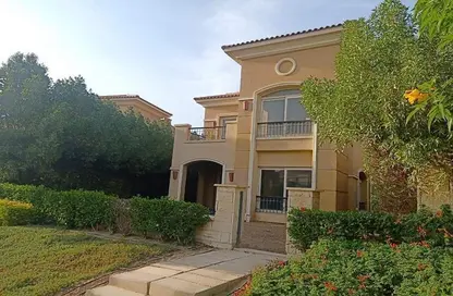 Villa - 4 Bedrooms - 2 Bathrooms for sale in Stone Park - 5th Settlement Compounds - The 5th Settlement - New Cairo City - Cairo