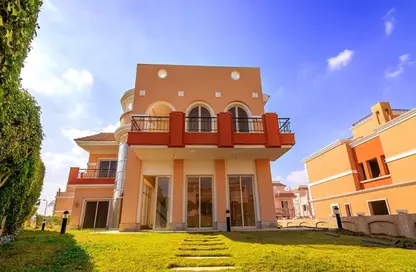 Villa - 3 Bedrooms - 4 Bathrooms for sale in Cleopatra Square - 26th of July Corridor - 6 October City - Giza