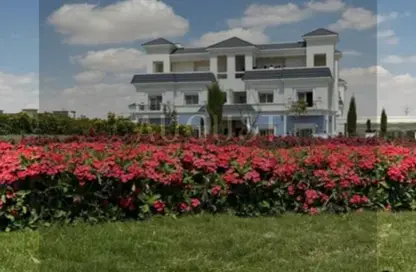 Villa - 5 Bedrooms - 5 Bathrooms for sale in Mountain View 1 - 5th Settlement Compounds - The 5th Settlement - New Cairo City - Cairo