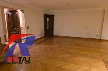 شقة - 3 غرف نوم - 2 حمامات للبيع في شارع فريق اول علي عامر - المنطقة السادسة - مدينة نصر - القاهرة