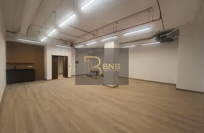 مساحات مكتبية - استوديو - 2 حمامات للايجار في ديستريكت 5 - كمبوندات التجمع الخامس - التجمع الخامس - مدينة القاهرة الجديدة - القاهرة