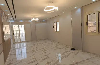 شقة - 3 غرف نوم - 2 حمامات للايجار في البوابة الثالثة القديمة - خفرع - حدائق الاهرام - الجيزة