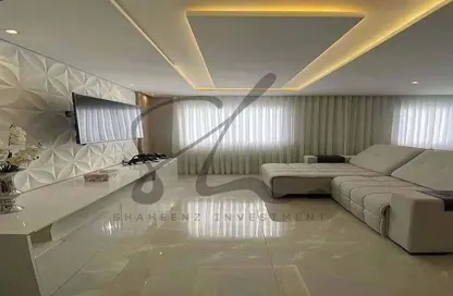 Apartment - 3 Bedrooms - 2 Bathrooms for sale in Village West - Sheikh Zayed Compounds - Sheikh Zayed City - Giza