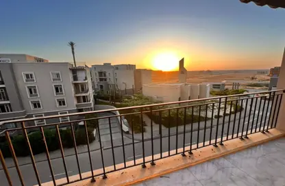 Apartment - 3 Bedrooms - 3 Bathrooms for sale in October Plaza - 6 October Compounds - 6 October City - Giza