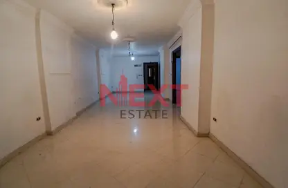 شقة - 3 غرف نوم - 1 حمام للبيع في محرم بك - حي وسط - الاسكندرية