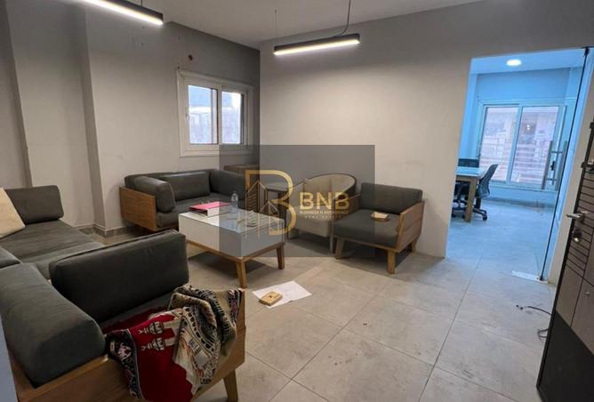 8282615 - Property Image 2