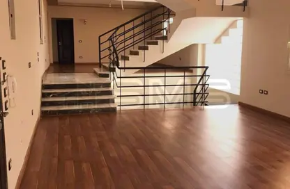 Duplex - 3 Bedrooms - 2 Bathrooms for rent in Ganoob El Acadimia - New Cairo City - Cairo