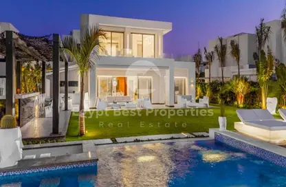 Whole Building - 5 Bedrooms - 6 Bathrooms for sale in Hacienda White - Sidi Abdel Rahman - North Coast