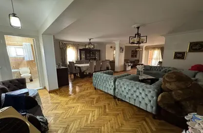 Apartment - 3 Bedrooms - 2 Bathrooms for sale in 6th Zone - Nasr City - Cairo