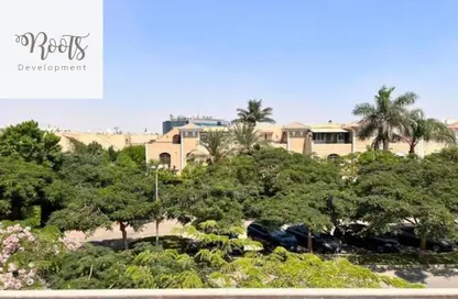منزل مزدوج - 4 غرف نوم - 4 حمامات للبيع في شارع 10 - جرينز - الحي السادس - الشيخ زايد - الجيزة
