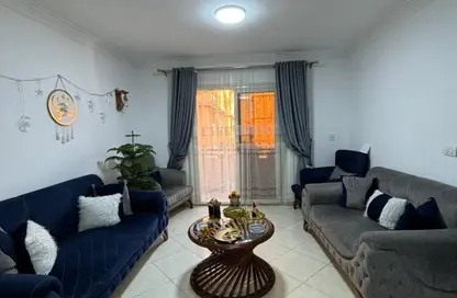 Apartment - 3 Bedrooms - 1 Bathroom for rent in Gardenia City Compound Nasr City - Zahraa Madinat Nasr - Nasr City - Cairo