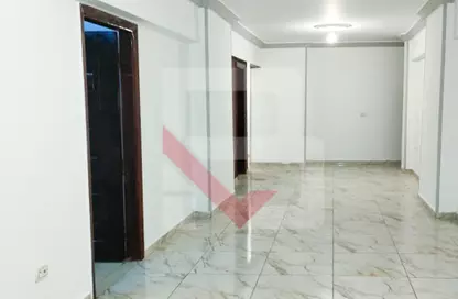 Apartment - 3 Bedrooms - 2 Bathrooms for sale in Al Geish Road - Cleopatra - Hay Sharq - Alexandria