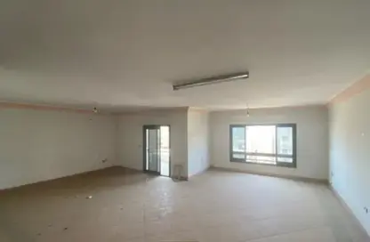 Apartment - 3 Bedrooms - 2 Bathrooms for sale in Abbas Zazoa St. - 7th District - Nasr City - Cairo