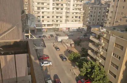 شقة - 3 غرف نوم - 2 حمامات للبيع في المنطقة العاشرة - مدينة نصر - القاهرة