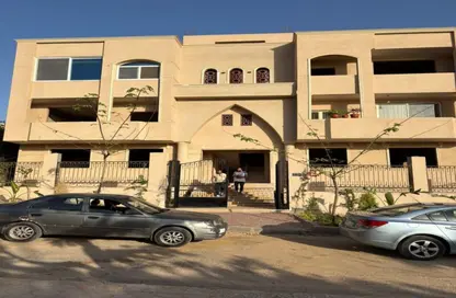 شقة - 3 غرف نوم - 3 حمامات للبيع في المجاورة الاولي - الحي الثالث غرب - مدينة الشروق - القاهرة