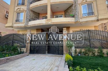 Apartment - 3 Bedrooms - 3 Bathrooms for sale in Ganoob El Acadimia - New Cairo City - Cairo
