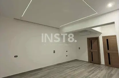 شقة - 3 غرف نوم - 3 حمامات للايجار في جاليريا  مون فالى - المستثمرين الجنوبية - مدينة القاهرة الجديدة - القاهرة