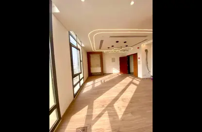 Office Space - Studio - 1 Bathroom for rent in District 5 - 5th Settlement Compounds - The 5th Settlement - New Cairo City - Cairo