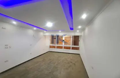 Apartment - 5 Bedrooms - 2 Bathrooms for sale in Al Shaab St. - El Haram - Hay El Haram - Giza