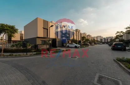 (بنتهاوس  (روف - 3 غرف نوم - 3 حمامات للبيع في كمبوند البروج - كمبوندات الشروق - مدينة الشروق - القاهرة