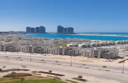 شقق فندقية - 4 غرف نوم - 3 حمامات للبيع في نورث ايدج تاورز - مدينة العلمين الجديدة - العلمين - الساحل الشمالي
