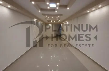 شقة - 3 غرف نوم - 2 حمامات للايجار في شارع السيدة سكينة إبنت الحسين - كفر عبده - رشدي - حي شرق - الاسكندرية