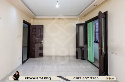 Apartment - 2 Bedrooms - 1 Bathroom for sale in Abo Qir St. - Glim - Hay Sharq - Alexandria