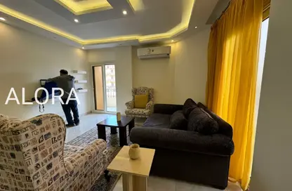 شقة - 3 غرف نوم - 2 حمامات للايجار في شارع البستان - الحي التاسع - الشيخ زايد - الجيزة