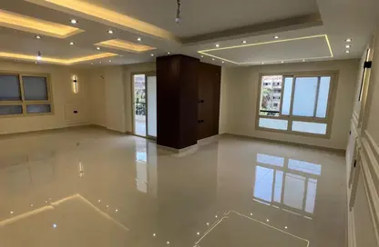 شقة - 3 غرف نوم - 3 حمامات للبيع في شارع حسن مامون - المنطقة السادسة - مدينة نصر - القاهرة شقة - 3 غرف نوم - 3 حمامات للبيع في شارع حسن مامون - المنطقة السادسة - مدينة نصر - القاهرة