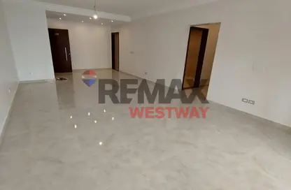 شقة - 2 غرف نوم - 3 حمامات للايجار في أكتوبر بلازا - كمبوندات 6 أكتوبر - مدينة 6 أكتوبر - الجيزة