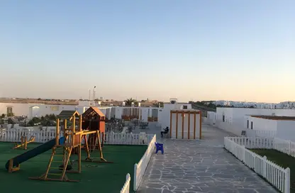 Chalet - 2 Bedrooms - 2 Bathrooms for rent in Mountain View - Ras Al Hekma - North Coast