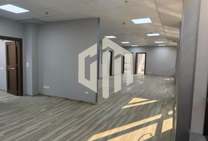 8071019 - Property Image 3