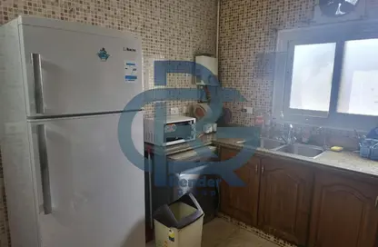 شقة - 4 غرف نوم - 2 حمامات للايجار في المنطقة د - حى جنوب الاكايمية - مدينة القاهرة الجديدة - القاهرة