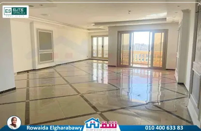 Apartment - 3 Bedrooms - 3 Bathrooms for rent in Al Aqaba St. - Sporting - Hay Sharq - Alexandria