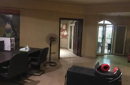 Apartment - 3 Bedrooms - 2 Bathrooms for rent in Al Sahaba St. Square - Dokki - Giza