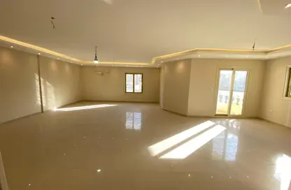 Apartment - 3 Bedrooms - 2 Bathrooms for rent in 6th Zone - Nasr City - Cairo