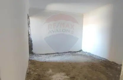Apartment - 3 Bedrooms - 2 Bathrooms for sale in Alexandria Compounds - Alexandria