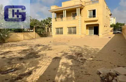 Villa - 4 Bedrooms - 5 Bathrooms for sale in Fountain Park - 5th Settlement Compounds - The 5th Settlement - New Cairo City - Cairo