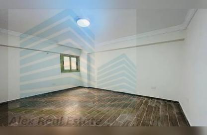 Office Space - Studio - 2 Bathrooms for rent in Khalil Mutran St. - Saba Basha - Hay Sharq - Alexandria