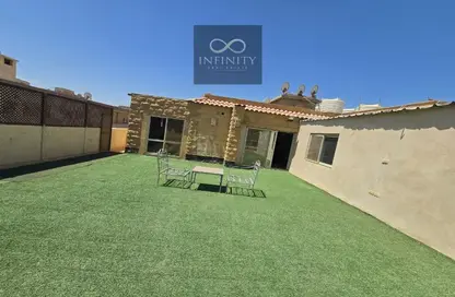 Half Floor - 3 Bedrooms - 3 Bathrooms for rent in Zahraa El Maadi - Hay El Maadi - Cairo