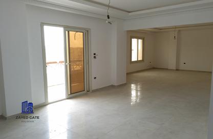 Duplex - 4 Bedrooms - 3 Bathrooms for rent in Al Mohandes Ahmed Kamal Hamdy St. - 16th District - Sheikh Zayed City - Giza