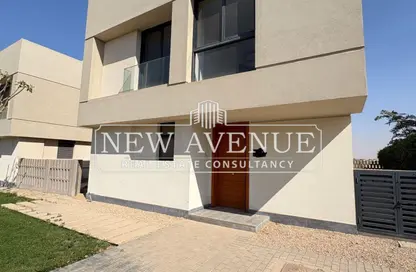 Villa - 3 Bedrooms - 5 Bathrooms for sale in Al Burouj Compound - El Shorouk Compounds - Shorouk City - Cairo