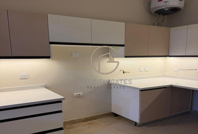 8218901 - Property Image 3