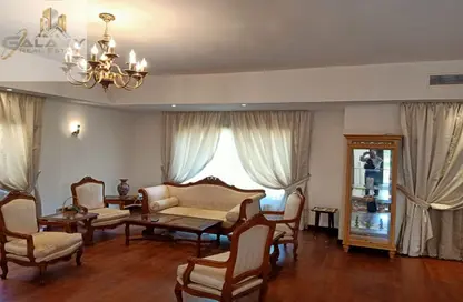 فيلا - 6 غرف نوم - 6 حمامات للايجار في جراند ريزيدنس - المستثمرين الجنوبية - مدينة القاهرة الجديدة - القاهرة