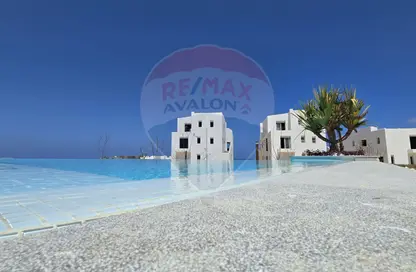 Chalet - 2 Bedrooms - 2 Bathrooms for sale in Jefaira - Ras Al Hekma - North Coast